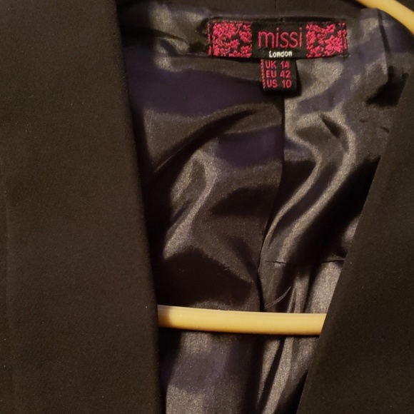 Caped Blazer - Picture 3 of 4